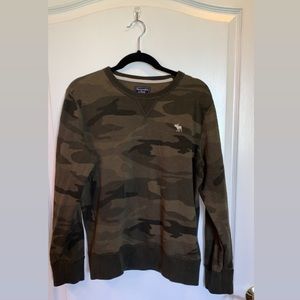 Abercrombie & Fitch Green camo crewneck sweatshirt